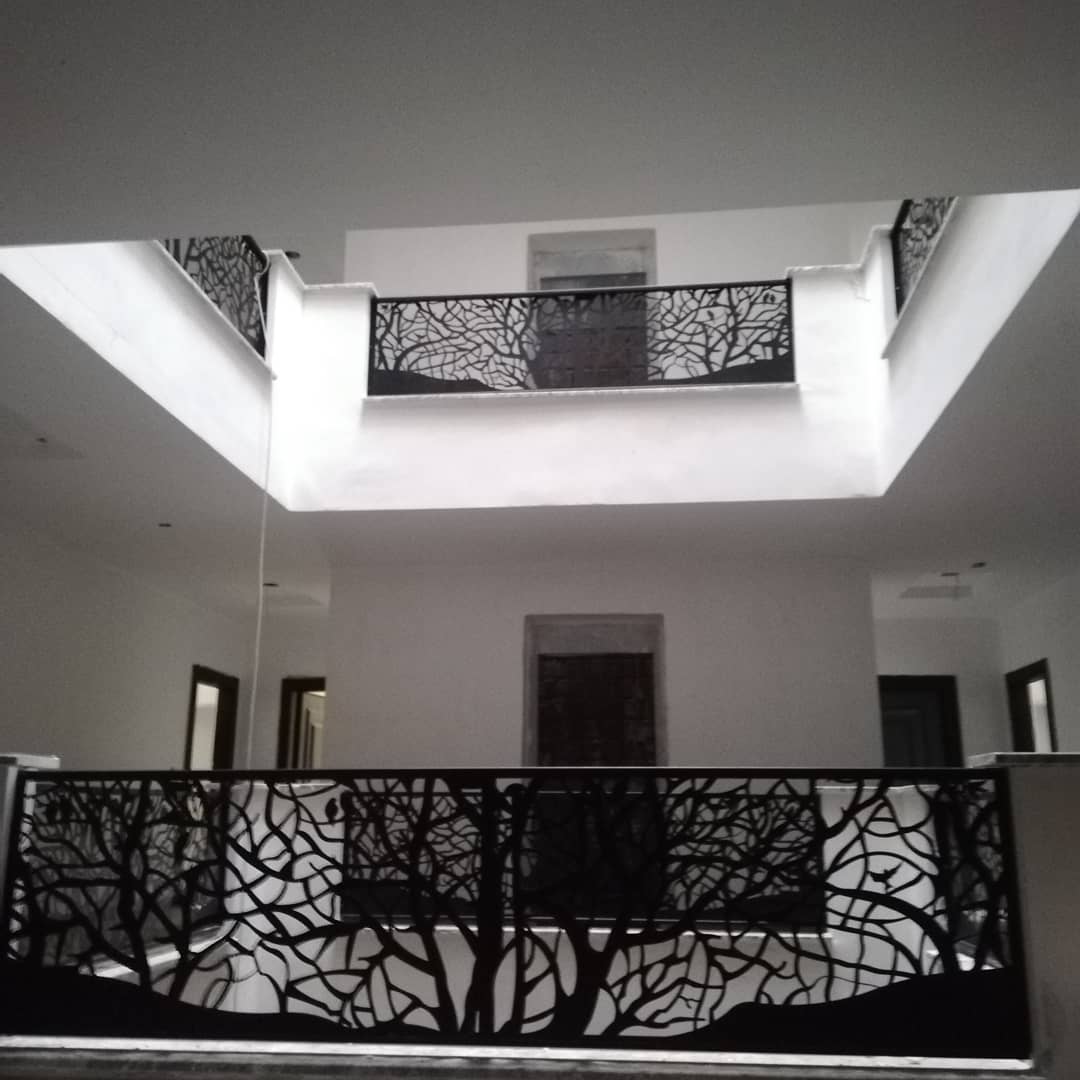 Desenli Metal Lazer Balkon Korkuluğu